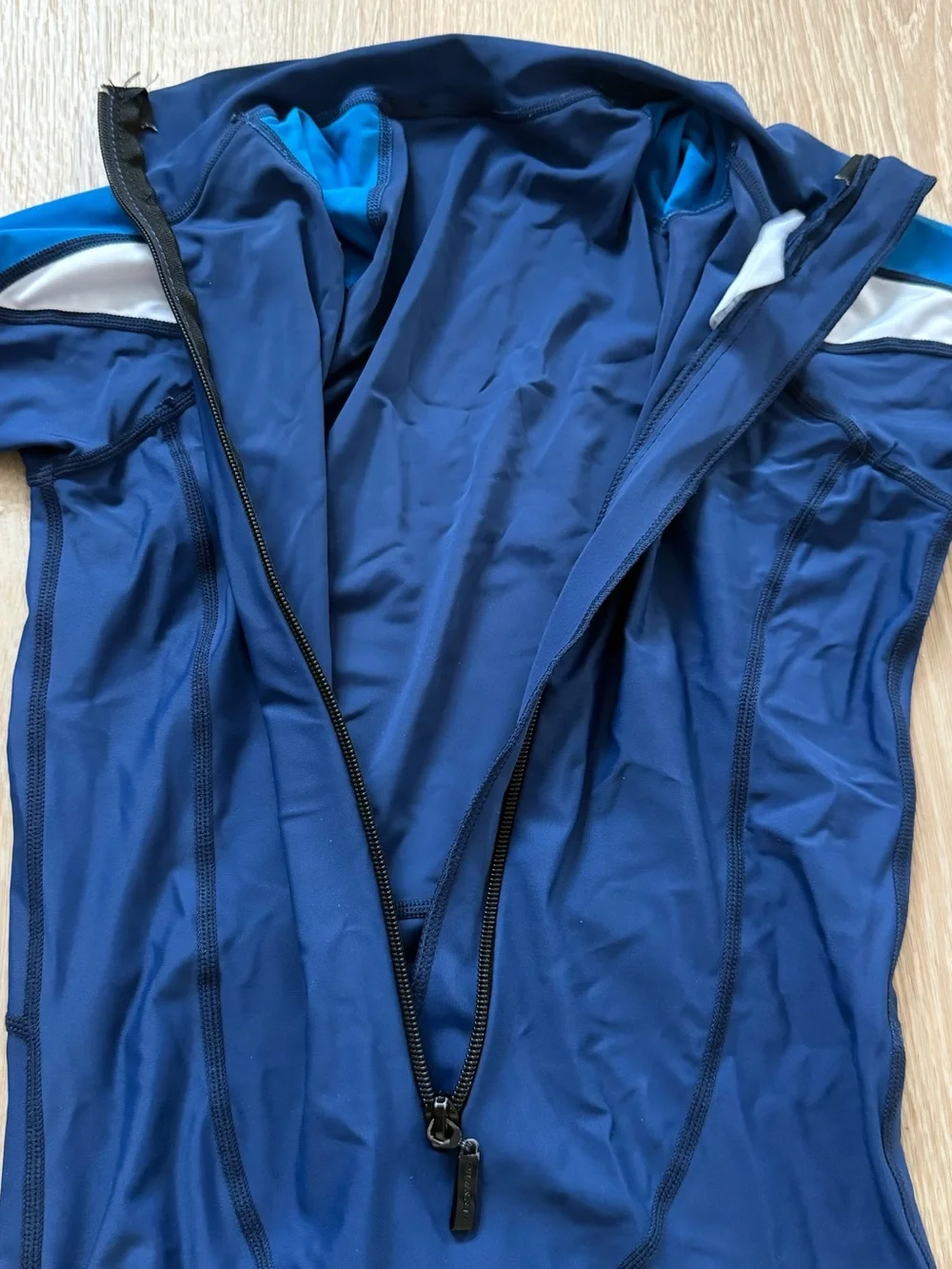 Medium Boys Blue Dive & Sail Full Body Rashguard - Good Condition